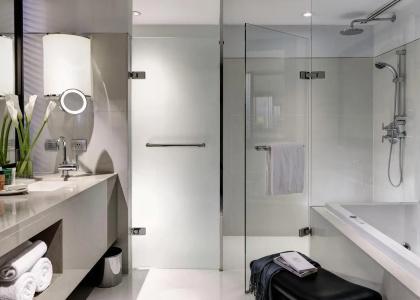 Millennium Hilton Bangkok - Sha Plus Certified - 14