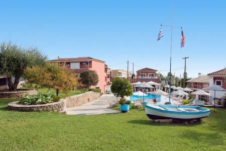 Marietta's Resort - 10