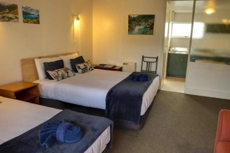 Alpha Motor Inn - 4