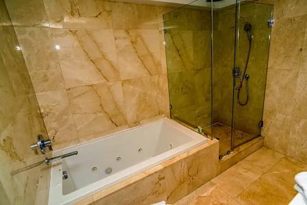 The Alexander All Suites - 640