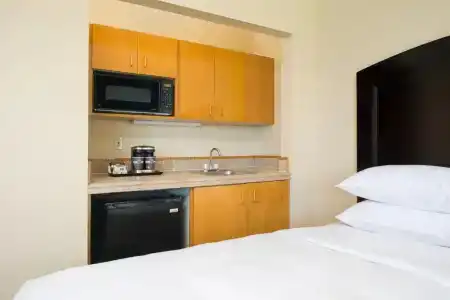 DoubleTree by Hilton Ocean Point - North Miami Beach - 31