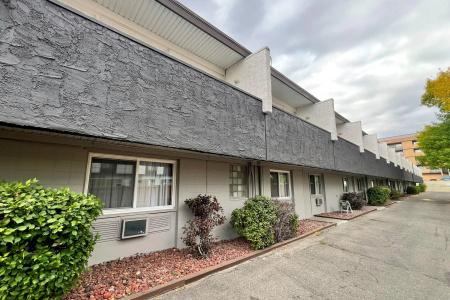 Econo Lodge Village - 34