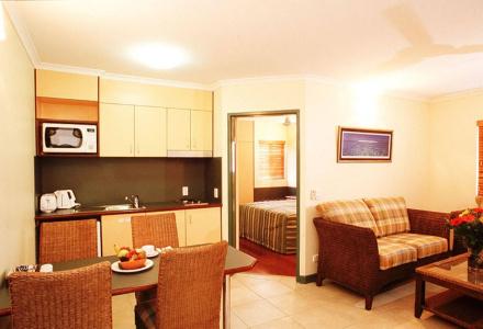 Bay Village Tropical Retreat & - 24