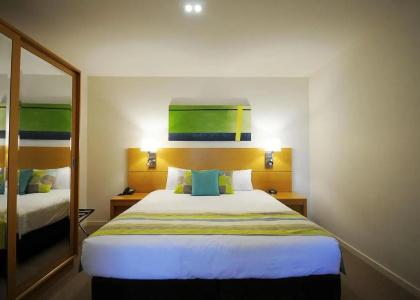 Ramada by Wyndham - 11