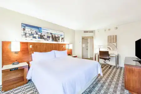 Renaissance Long Beach - 55