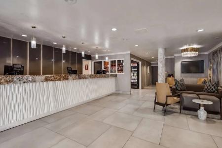 Best Western Plus Abbey Inn - 15