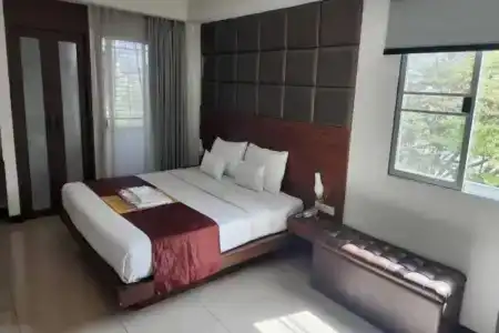 The Bangkok Cha Cha Suite - 32