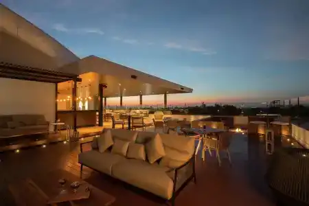 Hilton 1970 Guadalajara, Curio Collection by Hilton - 24