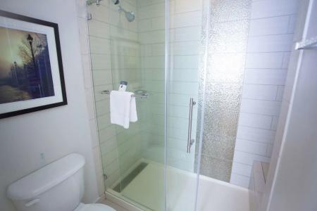 DoubleTree by Hilton Historic Savannah - 8