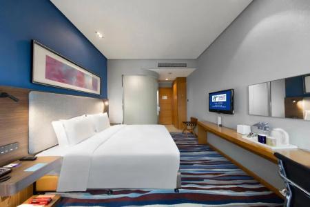 Holiday Inn Express Chongqing Guanyinqiao , an IHG - 74