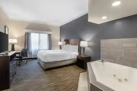 Best Western West - 73