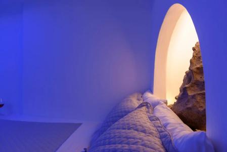 Abyssanto Suites and Spa - 37