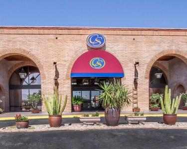 Comfort Suites At Sabino Canyon - 35