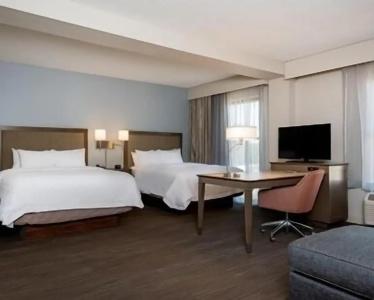 Hampton Inn West - 40