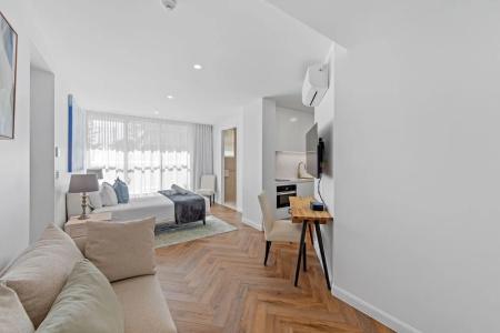 Burleigh Beach Tower - 240