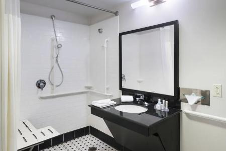 Fairfield Inn & Suites Kansas City - 34