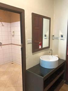 Lanta Klong Nin Beach Resort - 37