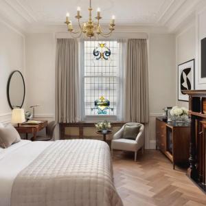 The Queens Gate - 39