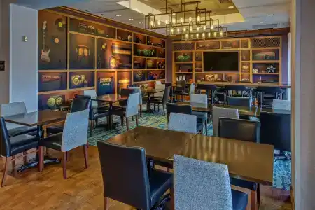 Hampton Inn & Suites Austin-Downtown/Convention Center - 33