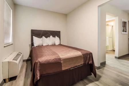 Quality Inn & Suites Dallas-Cityplace - 46