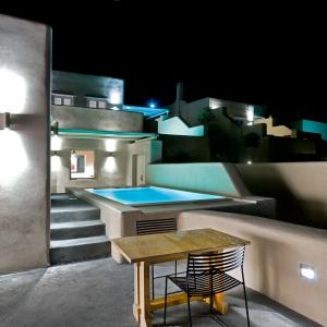 Voreina Gallery Suites - 14