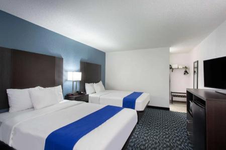 Baymont by Wyndham Charlotte University - 28