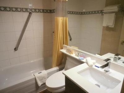 Divya Sutra Suites on Robson Downtown - 40