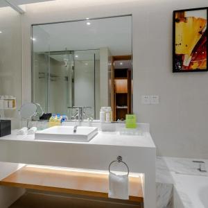 Holiday Inn Shanghai Hongqiao Central, An Ihg - 34