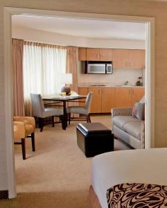 Silver Cloud - - 4