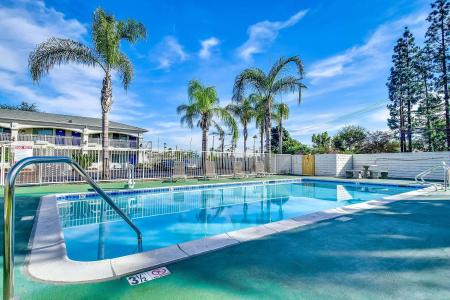 6 Garden Grove - 16