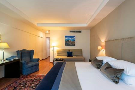Best Western Plus Embassy - 33