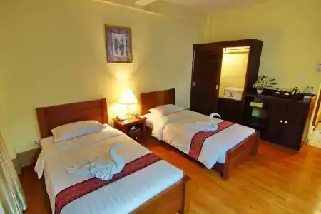 Shwe Ingyinn Mandalay - 30