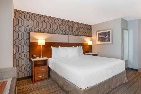 Best Western Plus Commerce - 35
