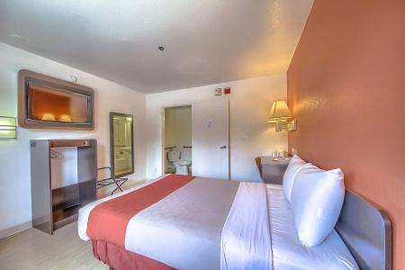 6 San Antonio, Tx Six Flags Fiesta Tx - La Cantera Area - 30