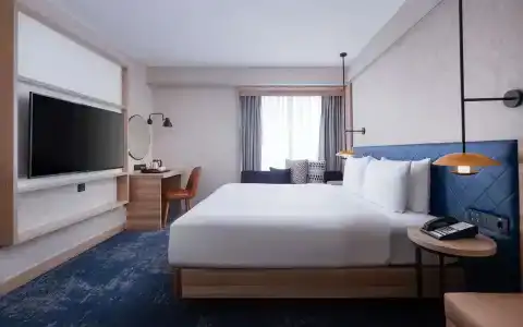 Hilton Garden Inn - 90