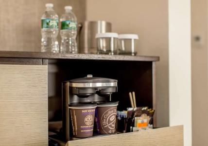 DoubleTree by Hilton & Suites - 65