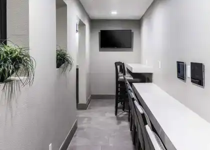 Best Western Mccarran Inn - 15