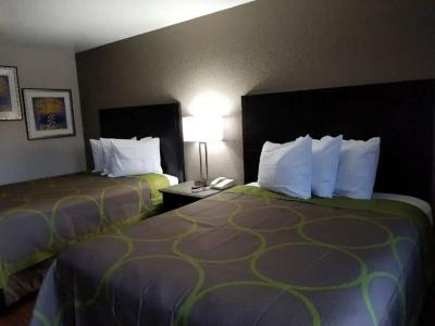 Super 8 by Wyndham Pearl District Downtown - 32