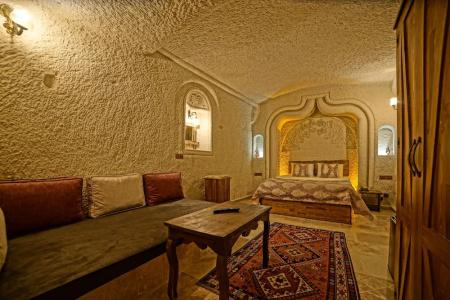 Risus Cave Suites - 16