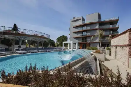 DoubleTree by Hilton Kusadasi - 15