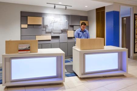 Holiday Inn Express and Suites Downtown, an IHG - 18