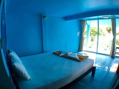 Naiharn On The Rock Resort Phuket - 41