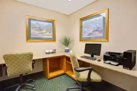 Baymont by Wyndham Tucson Airport - 13