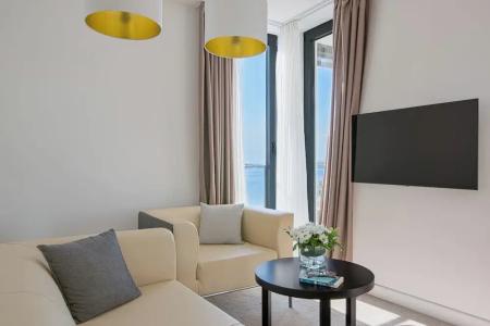 Boutique Esplanade - 180