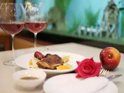 Thuy Sakura & Serviced Apartment - 10