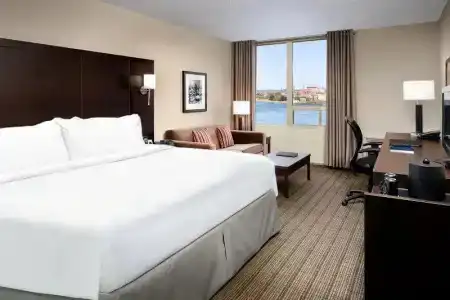 Deltas by Marriott Waterfront - 39