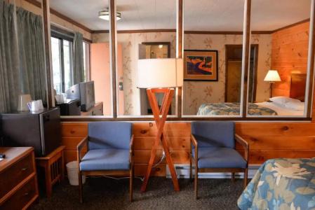Lake Crest Inn - 43