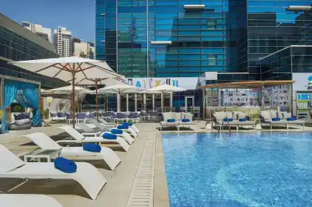 DoubleTree by Hilton Dubai - Business Bay - 4