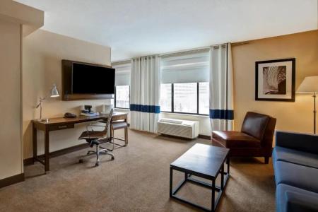 Four Points by Sheraton - 86