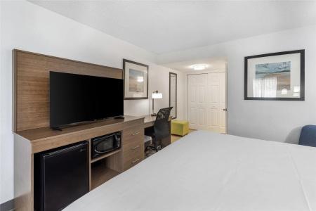 Best Western Palm Beach Lakes - 57